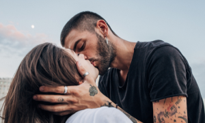 Gesundheitliche Vorteile des Küssens - Warum Küsse gut für Sie ist