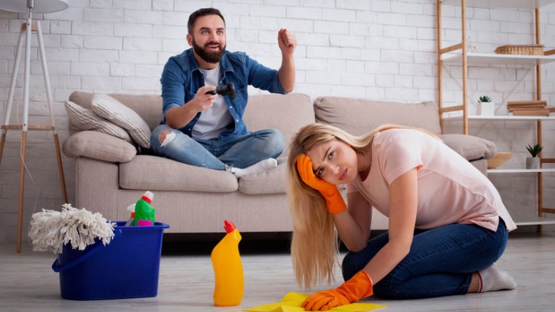 Streiten Sie sich mit Ihrem Partner über Hausarbeiten? Hier ist, was Sie tun sollten