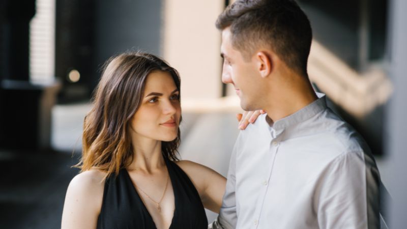 11 Eigenschaften, die eine Alpha-Frau bei einem Mann sucht